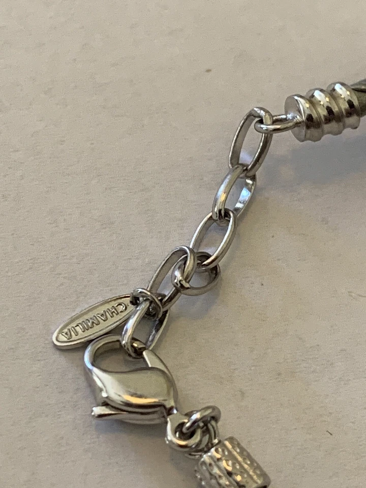 Pulsera Chamilia de plata de ley y cuero con dije Foto 4 de 4