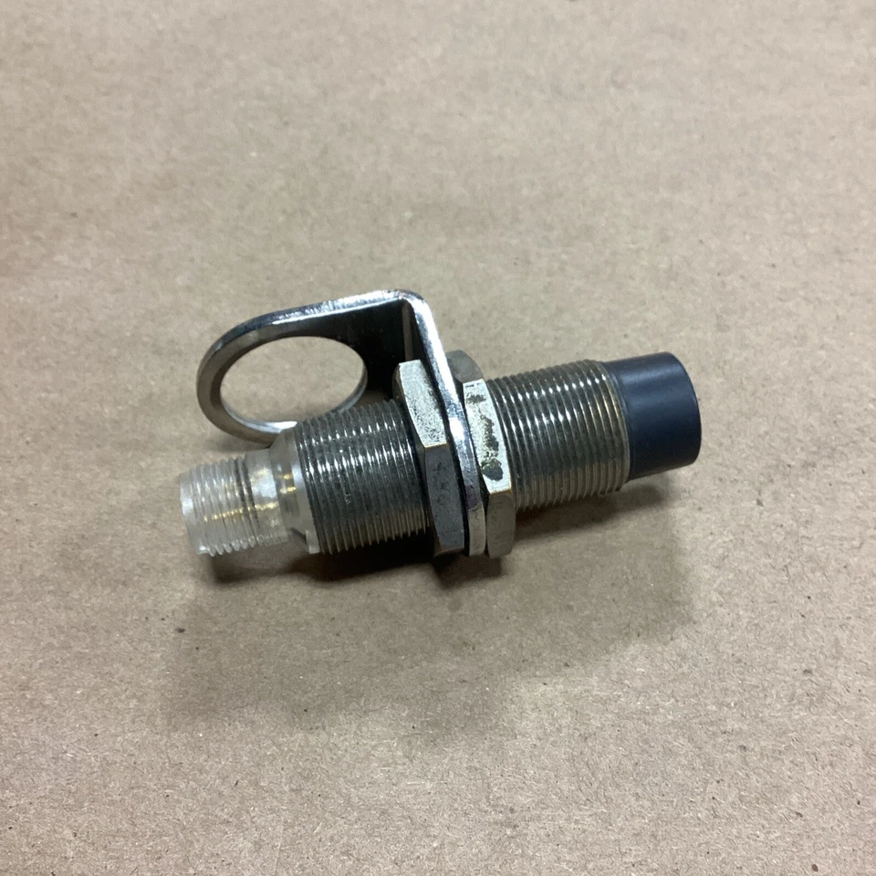 Balluff BES0070 Inductive Sensor 10-30 VDC BES M18MG-PSC16F-S04K - Image 2 of 4