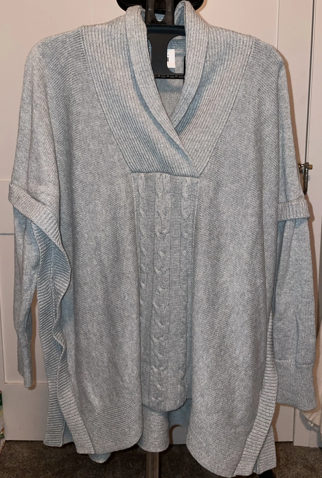Cabi Gray Charlotte Poncho Pullover Sweater Size X-Small Comfy Minimalist