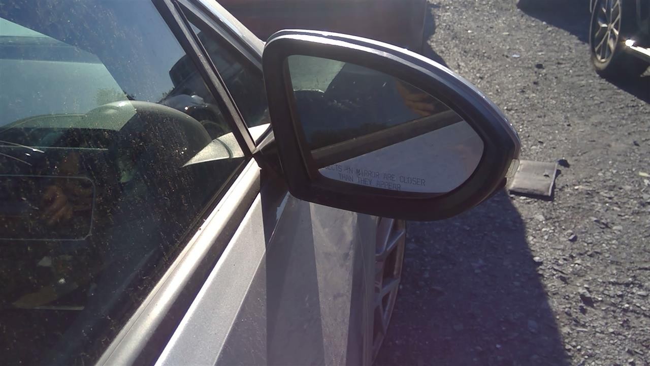 Used Right Windshield fits: 2017 Volkswagen Golf gti pillar Right Grade A