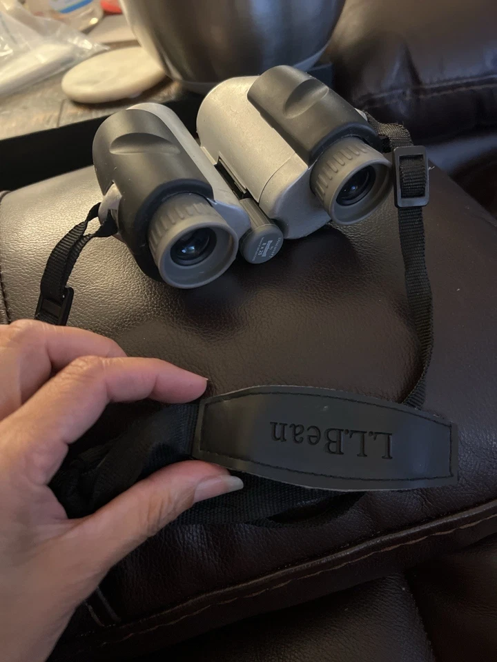 L.L. Bean Discovery Binoculars 8x25 Compact Portable with Strap – Works Great - Image 3 of 4