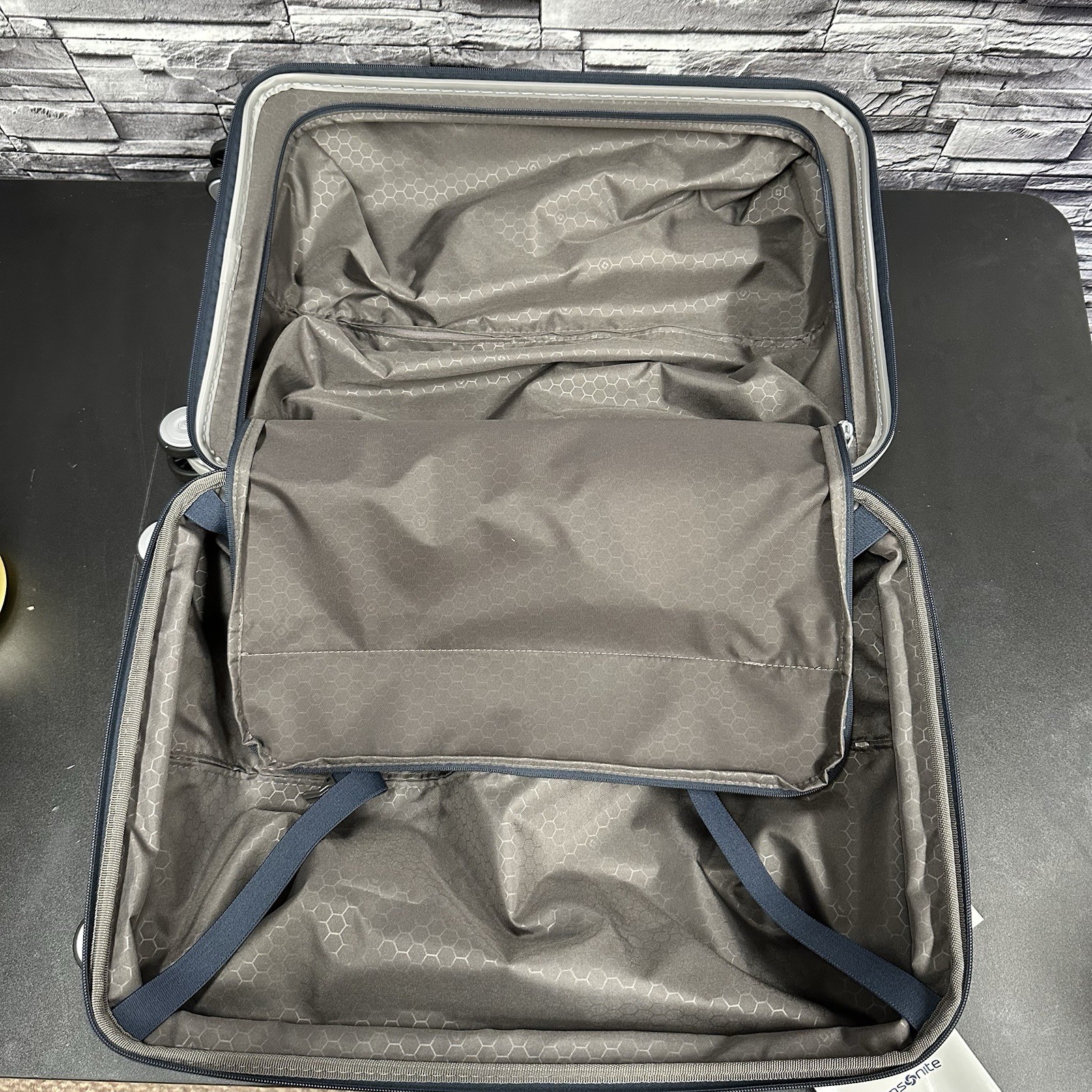 Samsonite Freeform Hardside 21-Inch Spinner 78255-1596