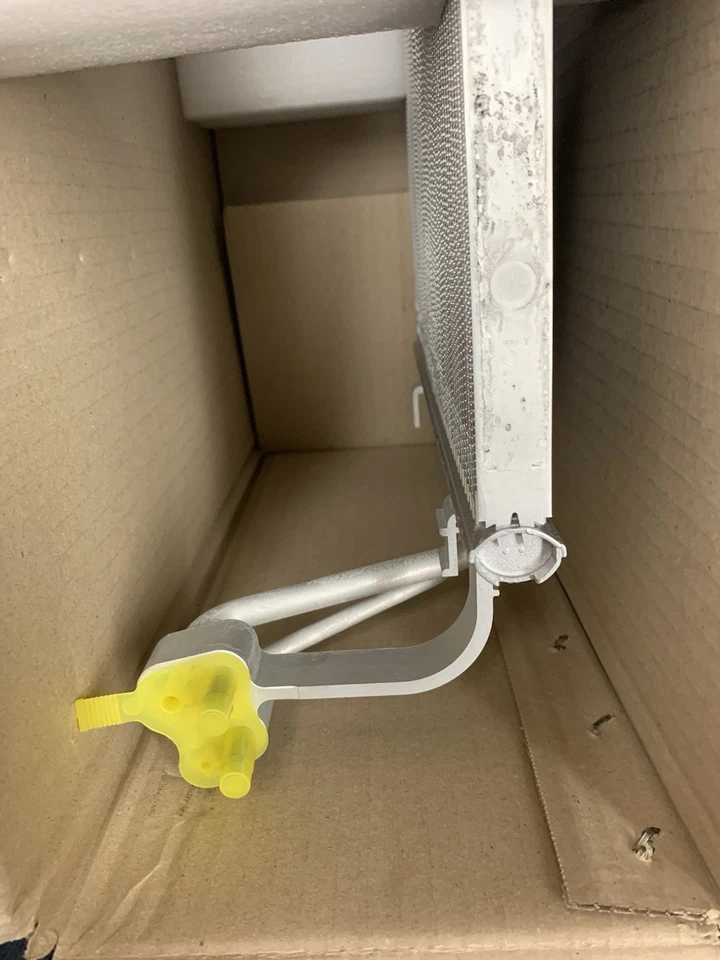 Conjunto de condensador Oe-enfriador Foto 3 de 4