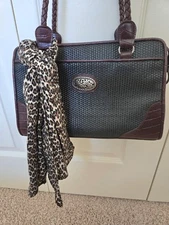 Bueno Shoulder Handbag Multi Dividers w/scarf. Printed lining. Braided straps.