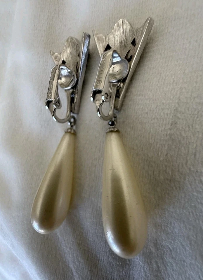 Marvella Faux Pearl & Rhinestone Drop Earrings Silver Tone Leverback - Image 4 of 4
