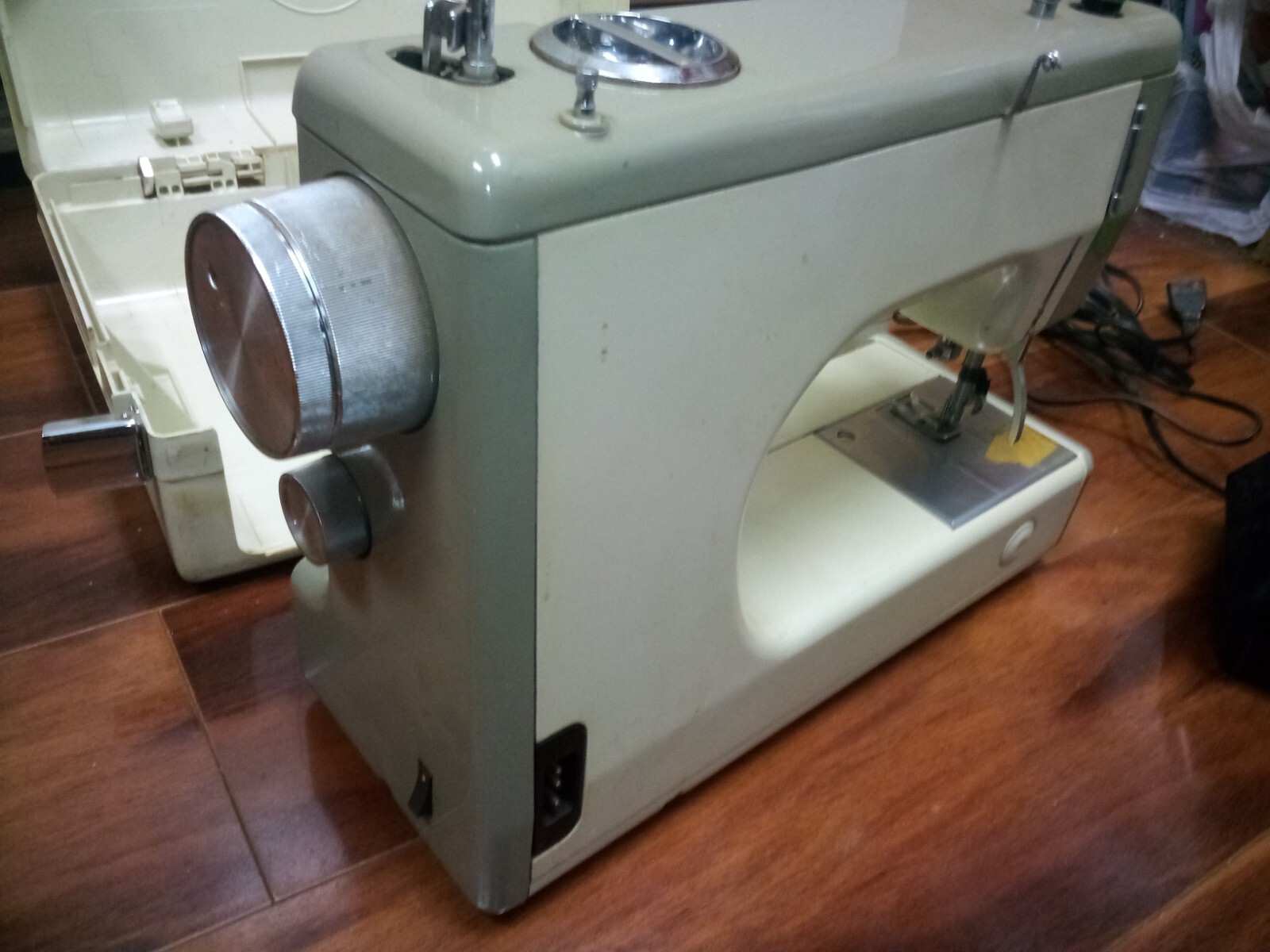 Vintage Sears Kenmore 158.10400 1040 Portable Sewing Machine w/Hard