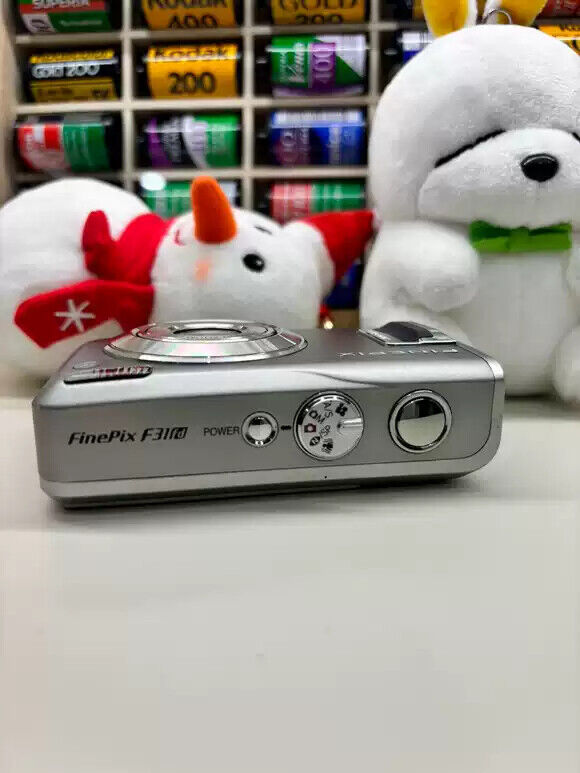 Fujifilm FinePix F31fd Silver 6.3MP Digital Camera 3x Fujifilm FinePix F31fd Silver 6.3MP Digital Camera 3x