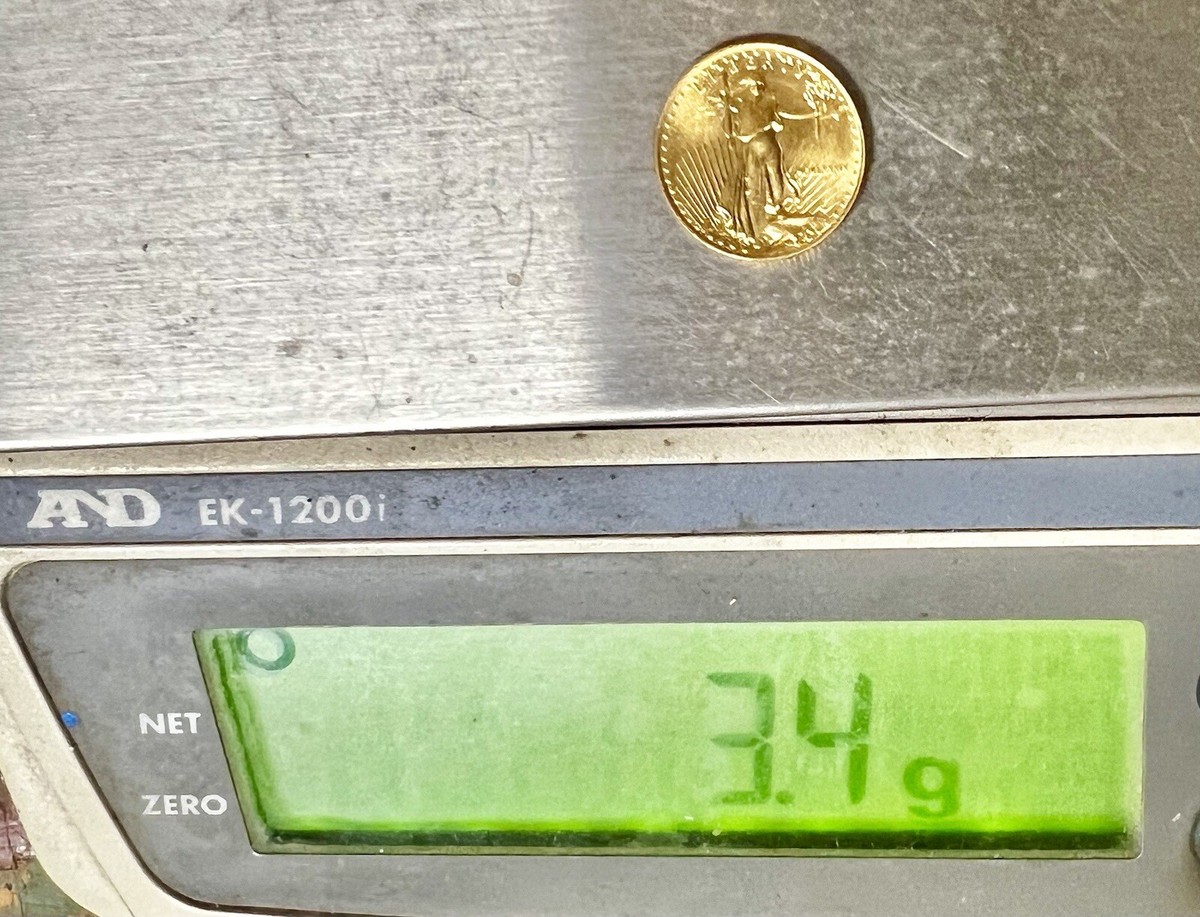 1989 MCMLXXXIX $5 1/10 Oz American Gold Eagle BU Coin in 1989 MCMLXXXIX $5 1/10 Oz American Gold Eagle BU Coin in