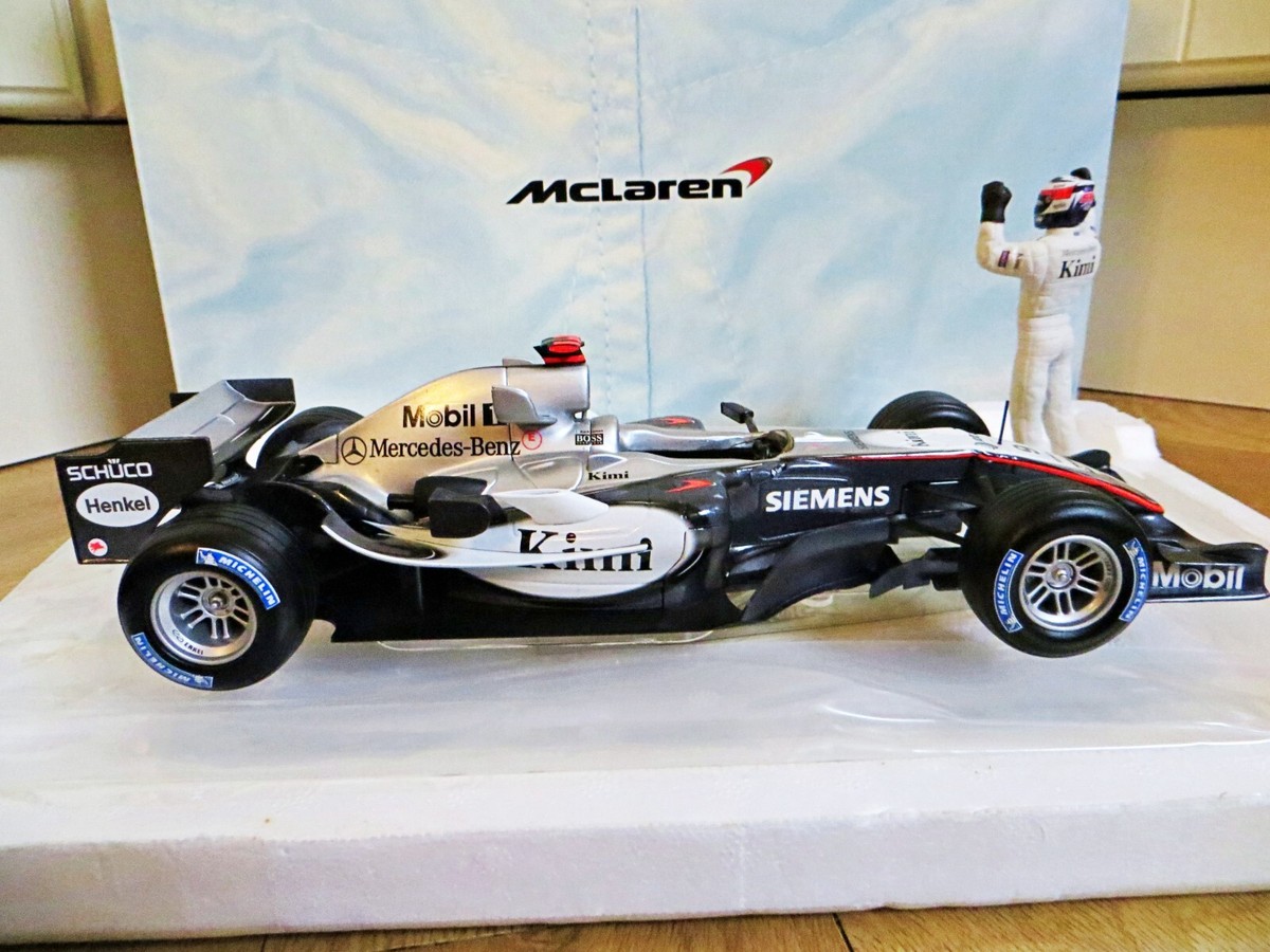 HOTWHEELS G9753 '2005 McLAREN MP4/20. KIMI RAIKONNEN RACE SUIT' 1