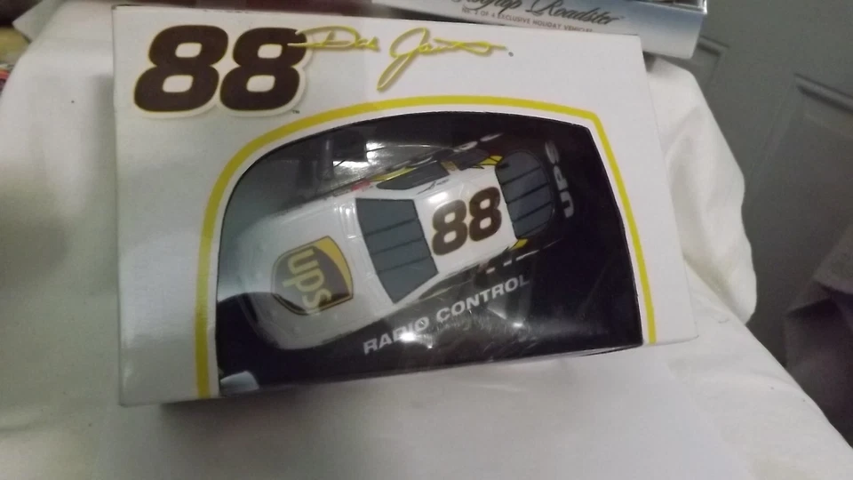 Motorworks Radio Control Dale Jarrett UPS # 88 Nascar 1/32 Scale - Image 4 of 4
