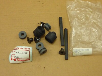 pprole Kawasaki ZX750 ZX-7 Ninja NOS OEM Fual Tank Rubber Damper