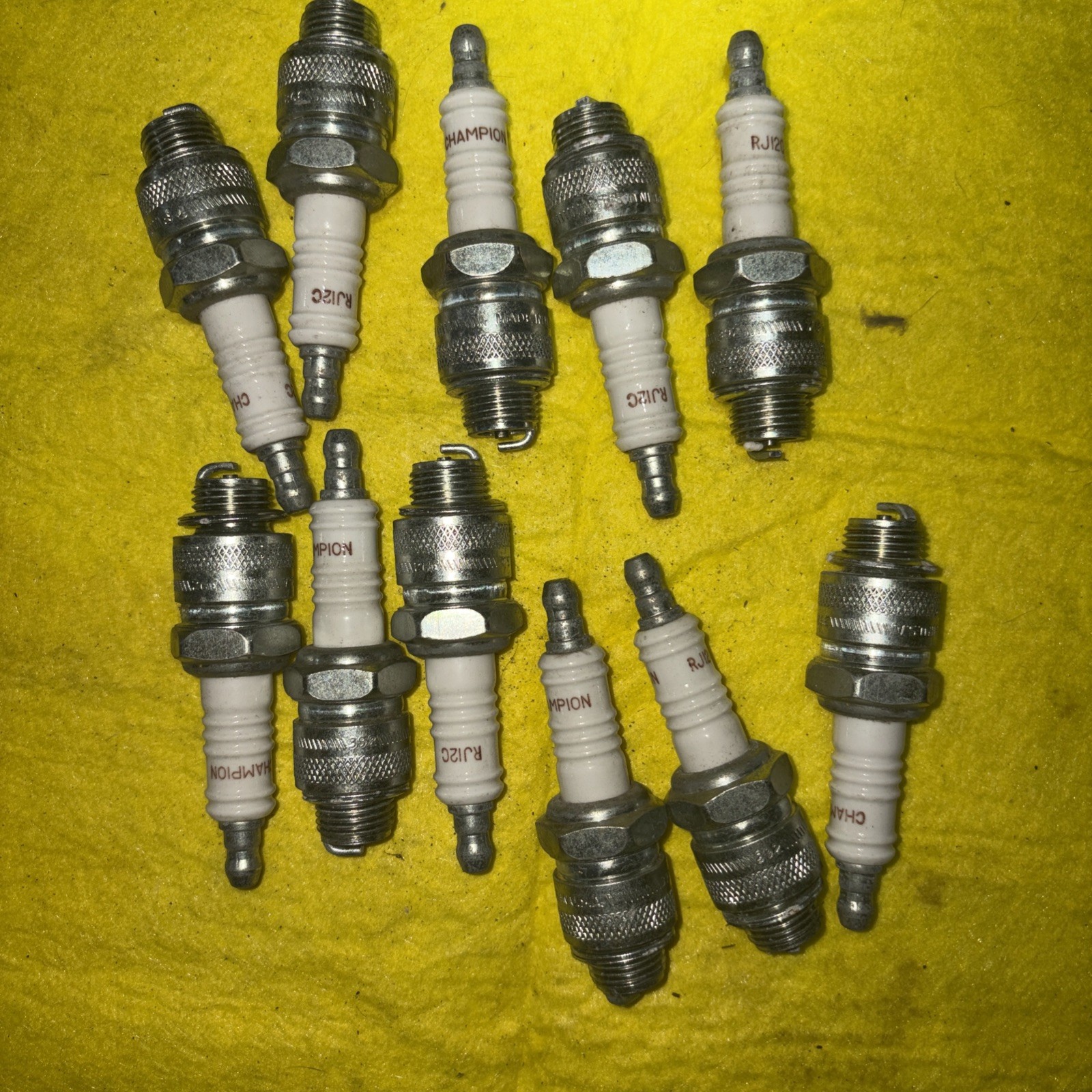 1 NOS Champion Copper Marine Spark Plug 592M 592 RJ12C - USA made 