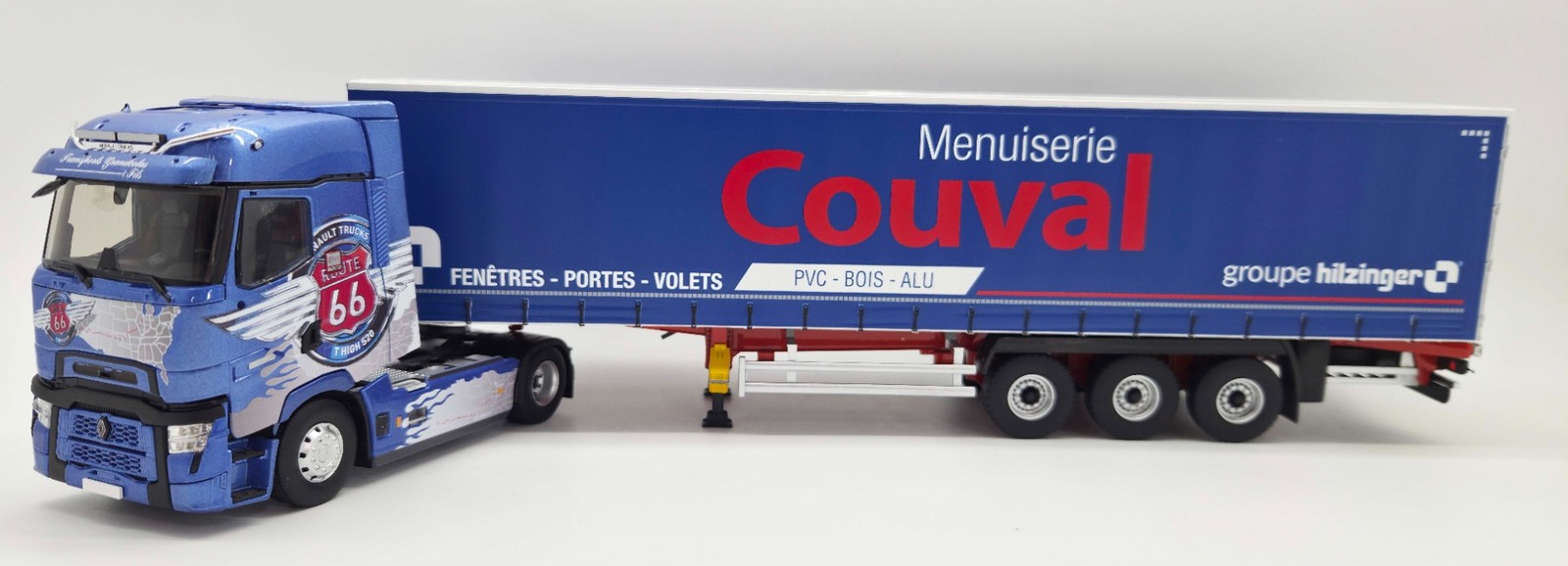 Camion ELIGOR Renault T-High 4x2 idéal pour diorama routier et décor de vitrine