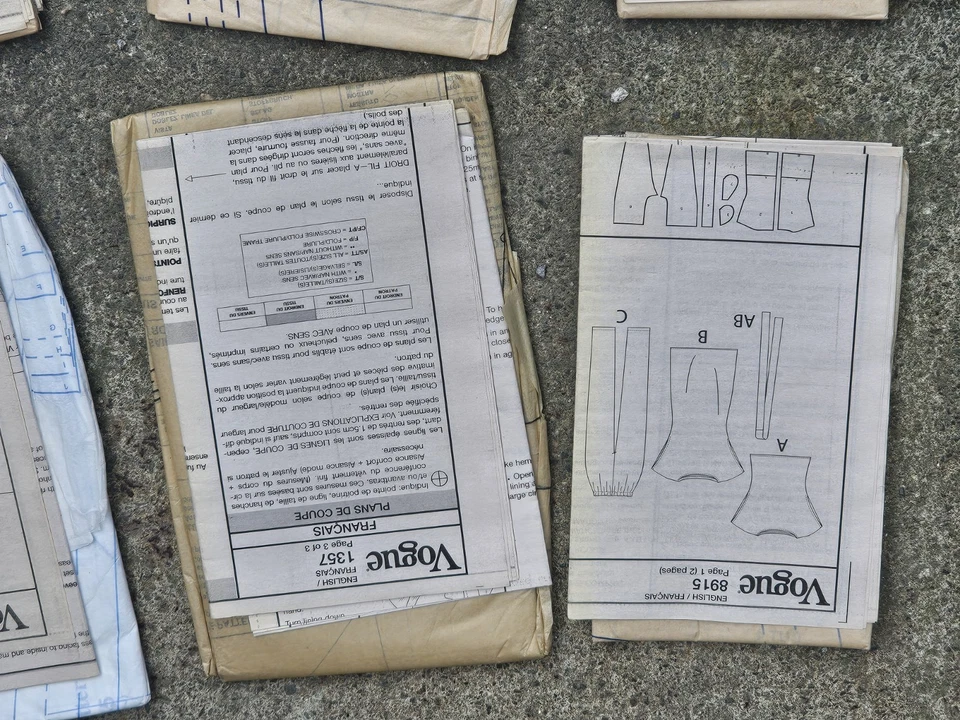 VOGUE Dressmakers Patterns - Image 4 of 4