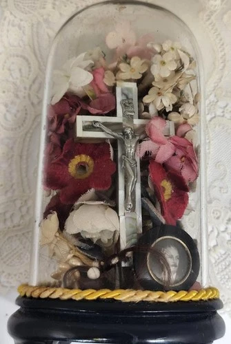 ANTIQUE VICTORIAN 1890s  MOURNING HAIR,FOLK ART,GLASS DOME DIORAMA STAND-6.29"