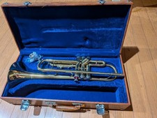 Trumpet brass instrument with hard case gold
