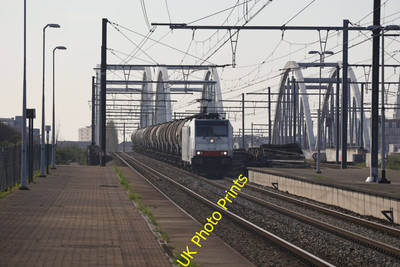 Photo Belgian Railway 12x8 Class 186 186495 Freight Antwerpen Luchtbal c2023 P1