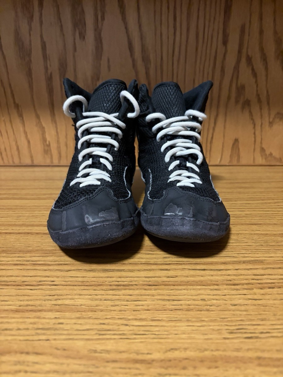 Inflict 3 Black And Silver Custom Wrestling Shoe View 3