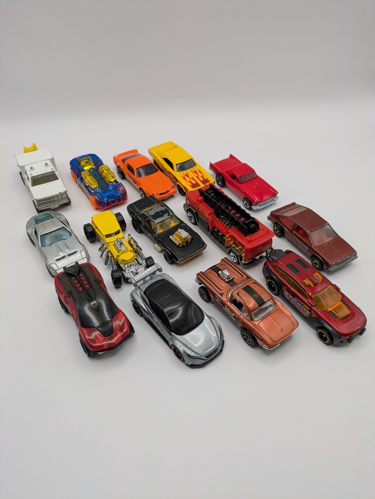 Hot Wheels Mixed Lot of 14 Vintage Diecast Toy Cars Trucks 70s 80s 2000s