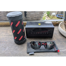 Oakley Badman Scuderia Ferrari Dark Carbon Bl...