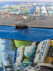 FACTORY SEALED 2014 RETIRED LEGO CITY POLICE STATION SET-BOX HAS DAMAGE-SEE PICS