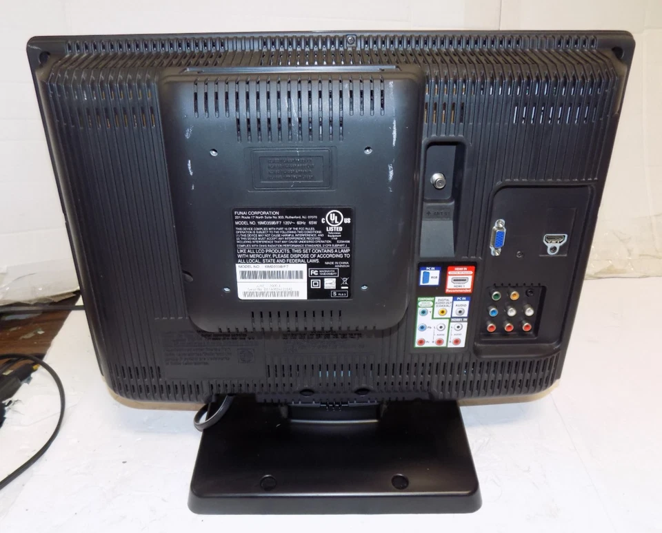 Magnavox 19MD359B/F7 LCD TV 19" HDTV TV DVD Combo with Remote - Image 3 of 4