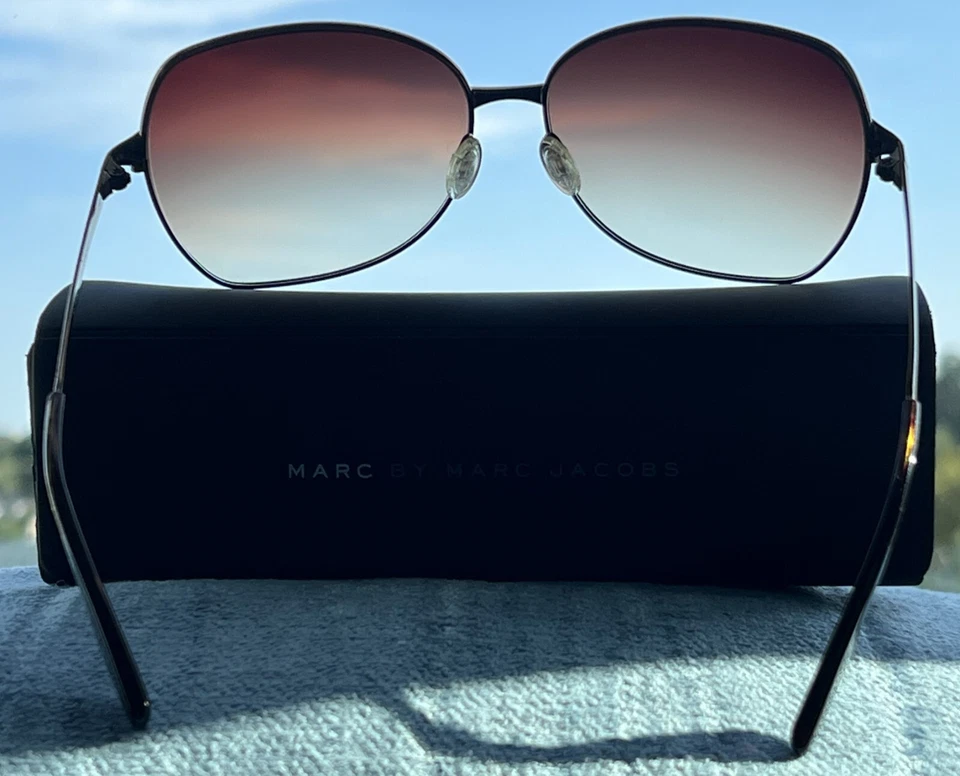 Novo- Barton Perreira Vionnet - Armação Java Superdimensionada - Lente Gradiente Topázio Smokey - Imagem 4 de 4