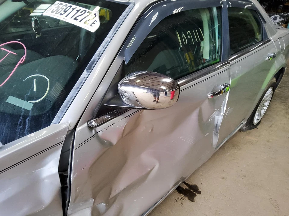 Alternador usado compatible con: Chrysler 300 2010 2,7 L 140 amperios grado A Foto 3 de 4