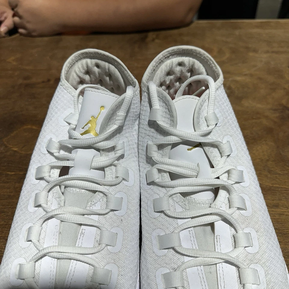 Talla 11 - Moneda de Oro Metálica Jordan Reveal Foto 4 de 4