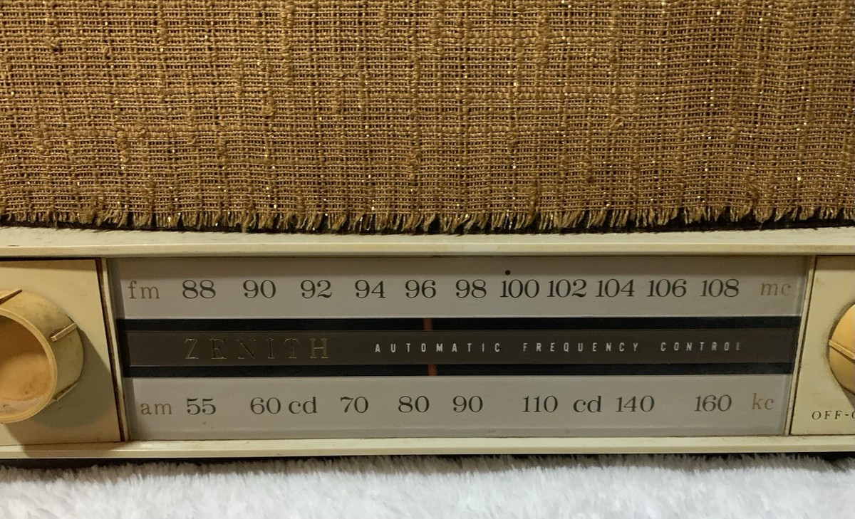 Zenith  700 オールトランジスターラジオ AM 1957 Zenith 700 オールトランジスターラジオ AM 1957 Zenith 700