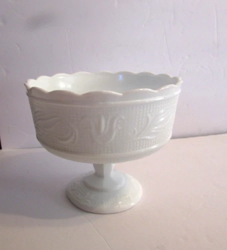 VINTAGE E.O. Brody Co. M6000 Milk Glass Pedestal Compote Candy Dish Bowl Ornate
