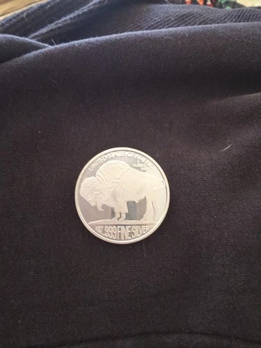 1 oz Silver mint Indian Head Walking Buffalo dollar coin