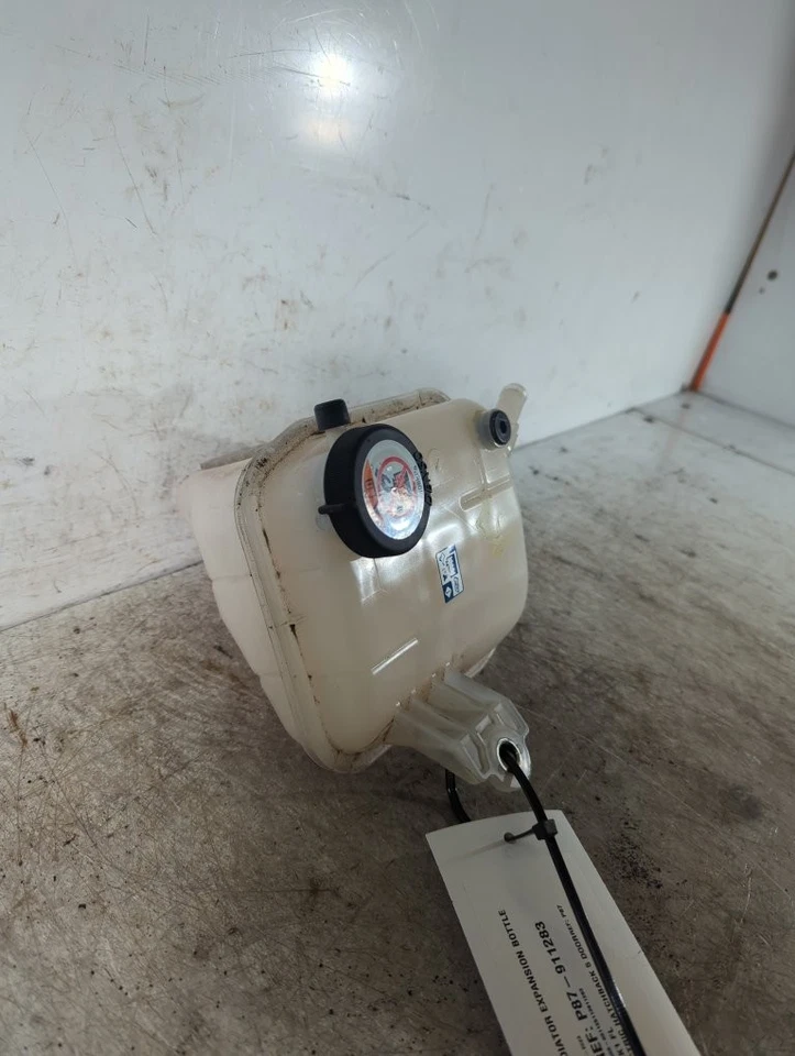 Toyota Chr Gr Mk1 Hatchback 5 Door 2020-2023 1798 Radiator Expansion Bottle P87 - Image 2 of 4