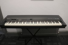 Roland RD-300 S Digital Stage Piano Keyboard All Working 1 Key Needs a Spring