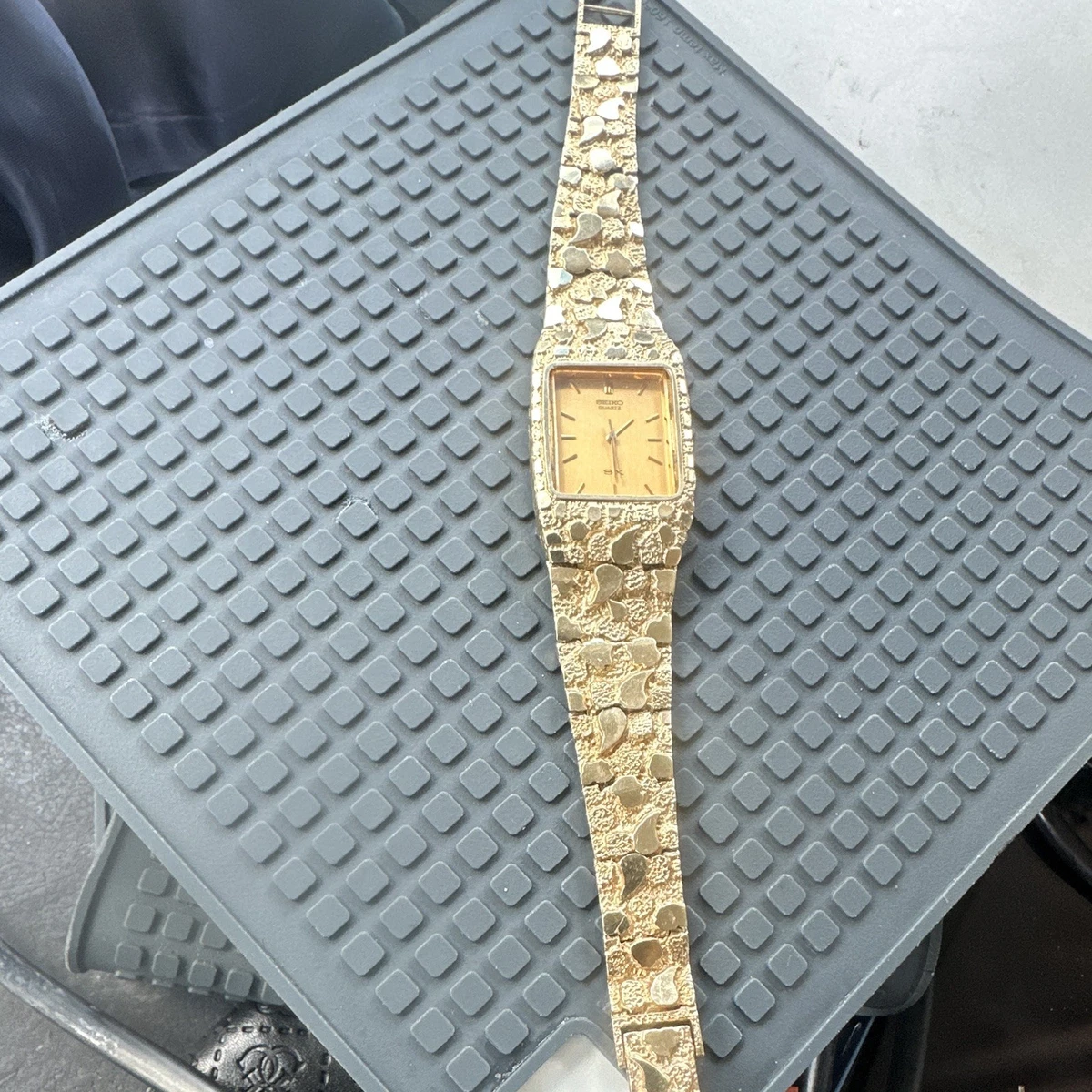 Women Seiko Quartz WR Analog 15mm Watch (H978) \