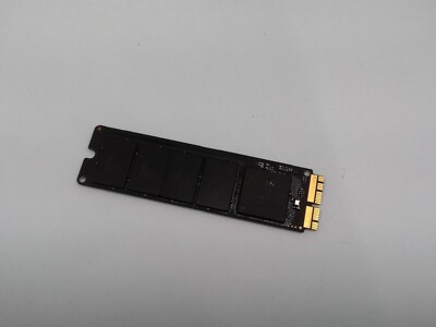 2020 MacBook Pro  32GB SSD1TB 放電56回 アップル、バッテリー駆動20時間を実現したM1チップ搭載の13型