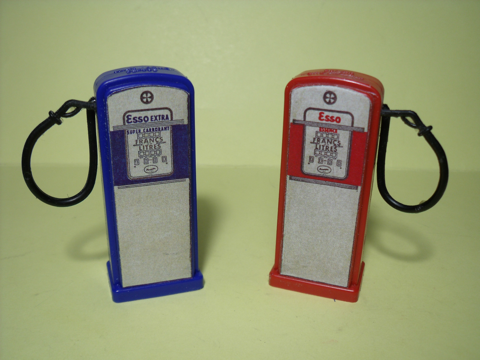 2 pompes à essence Esso par Vroom pour jouets Azur Depreux
