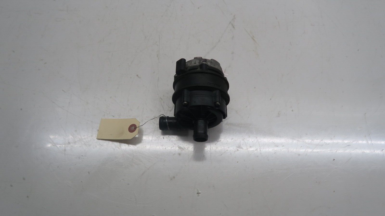 Maserati Ghibli 2014-2019 Right Water pump with housing
