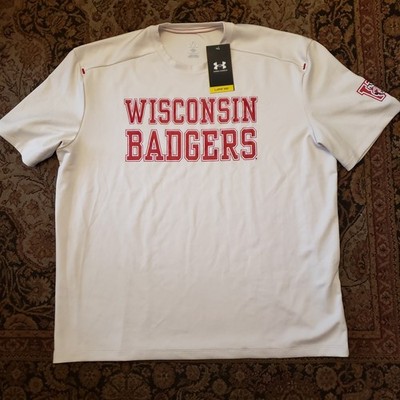 NEW Men's Under Armour Wisconsin Shirt Size M Medium Loose NCAA Football NWT