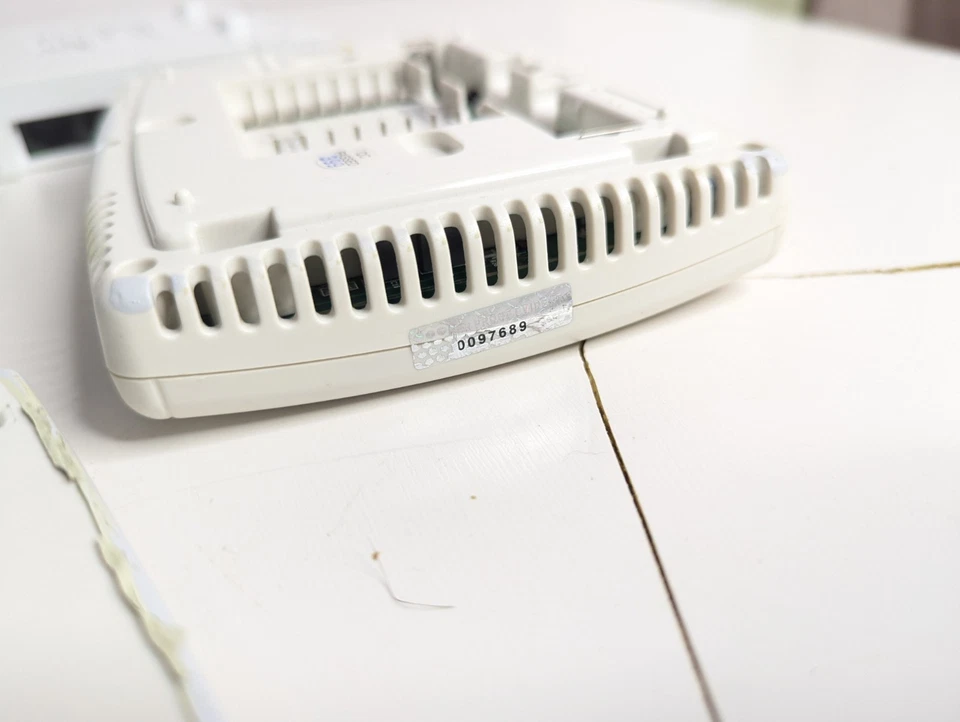 Termostato de pantalla táctil Rheem control de pared blanco Rodgers 1F95-1291 Foto 4 de 4