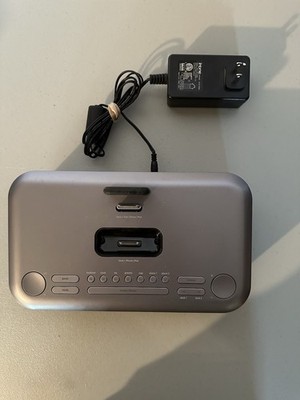iHome Dual Dock Triple Charging Station Stereo FM Clock radio iD99