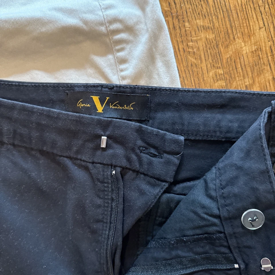 Gloria Vanderbilt 2 Womens Bermuda Shorts Lot Size 16 Cotton Blend 12in inseam - Image 3 of 4