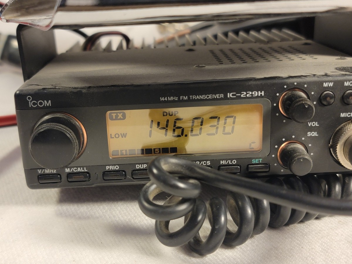 アイコム IC-229 144MHz 10W /東京ハイパワー HL-35V アイコム IC-229 144MHz 10W /東京ハイパワー HL-35V backend