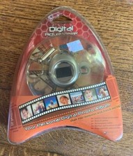 Digital Picture Viewer NEW Smart Parts Keychain and Necklace Silver- SEALED