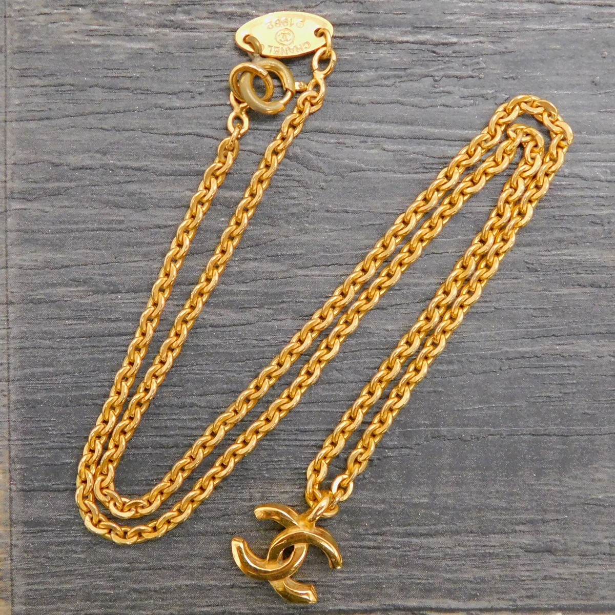 ヴィンテージCHANEL ゴールド ロゴチャーム CHANEL Gold Plated CC Logos Charm Vintage Chain Necklace Pendant