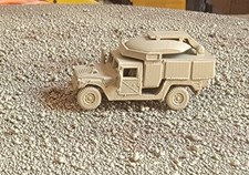 One HO 1/87 scale Humvee with SatCom dish, desert tan