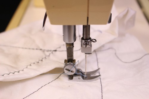 Singer Nähmaschine 367 im Koffer Gelb mit Zubehör Nähfüße Made in Italy - Bild 10 von 11