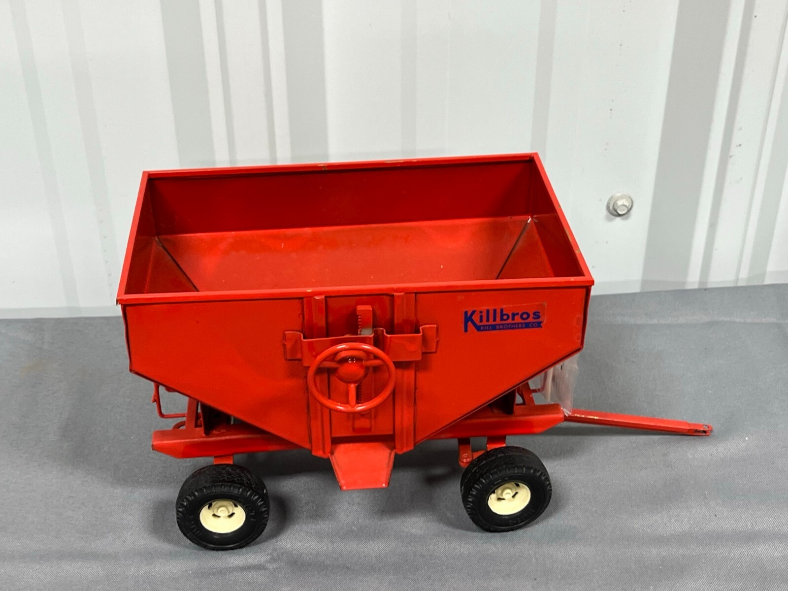 Killbros Equipment CUSTOM Gravity Wagon w Ladder 116 Cast Metal Ertl