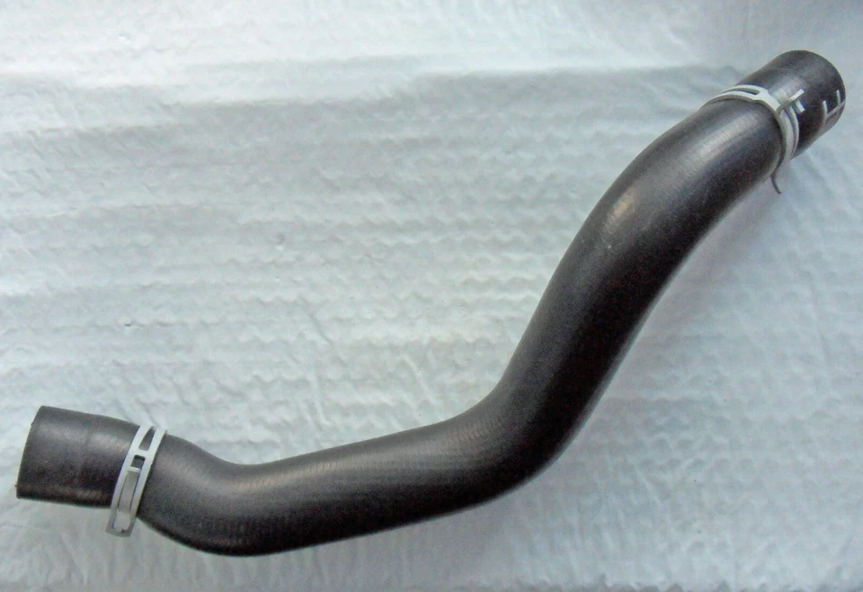 Новый (NOS) подлинный Land Rover литой радиатор охлаждающей жидкости шланг верхний PCH114840 - Изображение 3 из 4