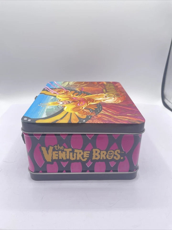 Bif Bang Pow! Bolso/caja de almuerzo de hojalata The Venture Bros. Death's Head Monarch Foto 3 de 4